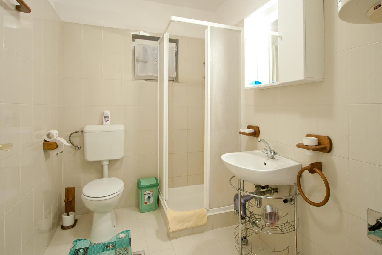 Apartments Neda Porec Exterior photo