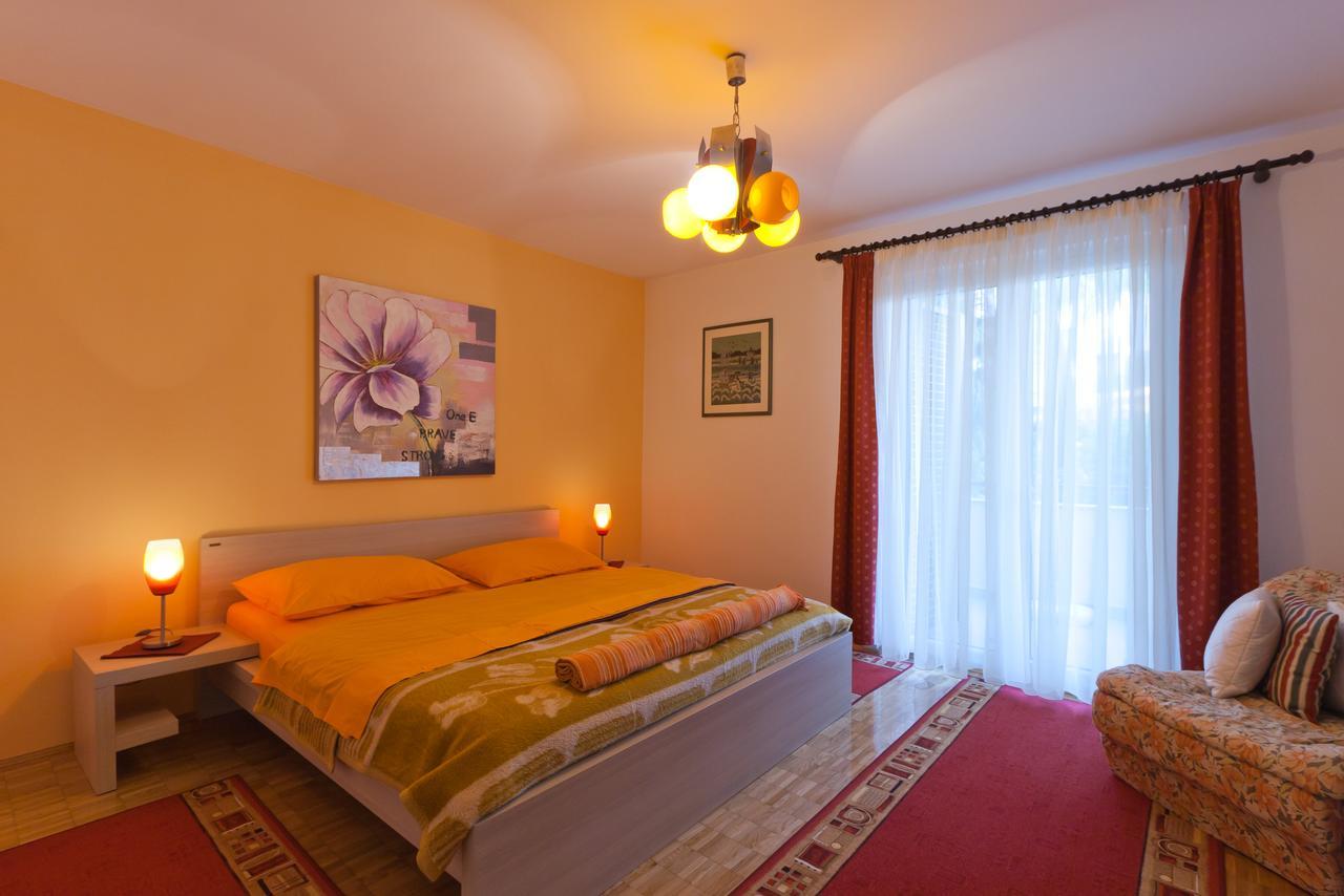 Apartments Neda Porec Exterior photo
