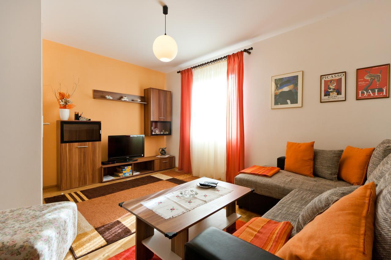 Apartments Neda Porec Exterior photo
